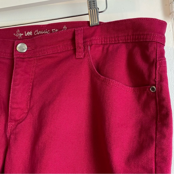Lee’s Classic Fit Women’s Capri - Picture 2 of 10